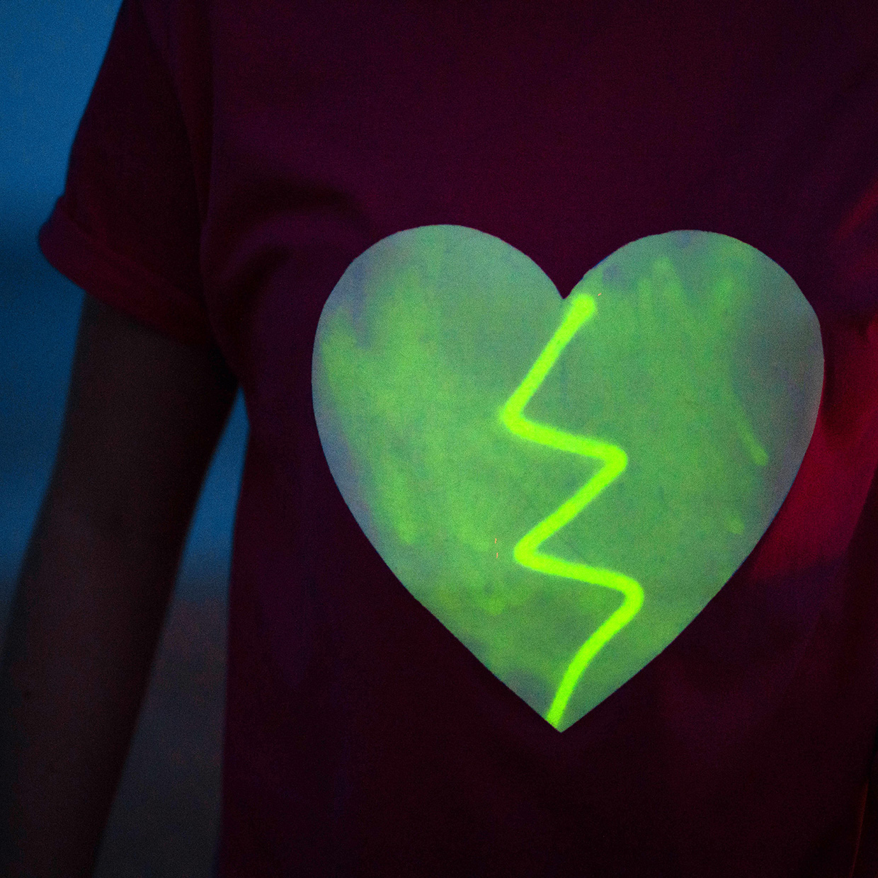                                                                                                                                                                             Heart – Glow in the dark sweatshirt